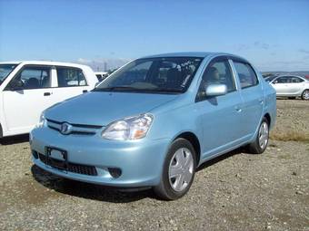 2005 Toyota Platz Pictures