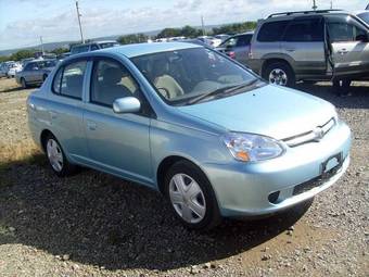 2005 Toyota Platz Pics