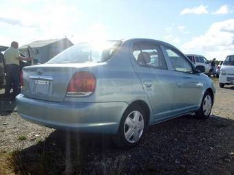 2005 Toyota Platz Pictures