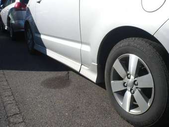 2004 Toyota Porte Photos
