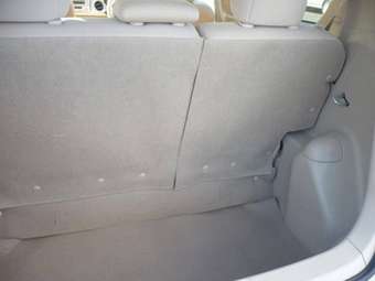 2004 Toyota Porte Photos