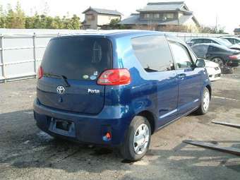 2004 Toyota Porte Photos