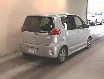 2004 Toyota Porte Photos
