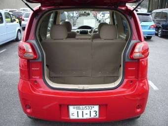 2004 Toyota Porte Pictures