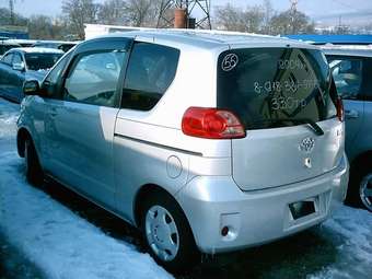 2004 Toyota Porte Photos