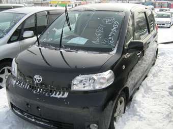 2004 Toyota Porte Pics