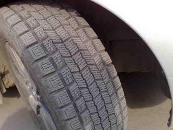 2004 Toyota Porte Pictures