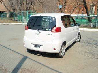 2004 Toyota Porte Photos