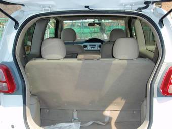 2004 Toyota Porte Photos
