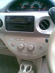 2004 Toyota Porte Pictures