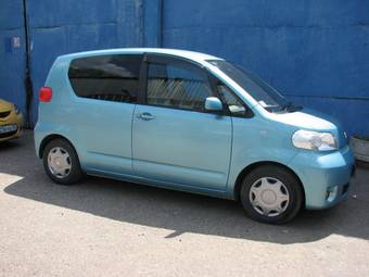 2004 Toyota Porte Photos