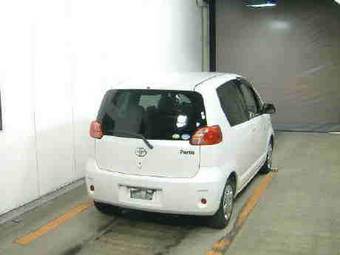 2004 Toyota Porte Images