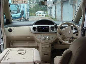 2004 Toyota Porte Pictures