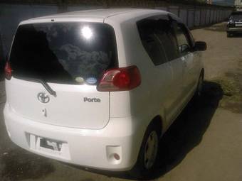 2004 Toyota Porte Pictures