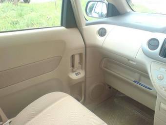 2004 Toyota Porte Photos