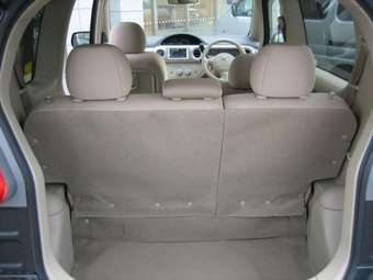 2005 Toyota Porte Photos