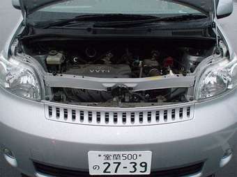 2005 Toyota Porte Pictures