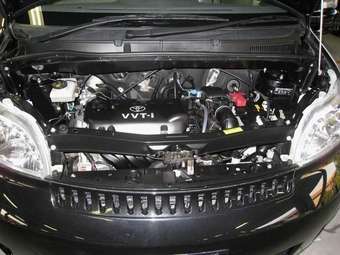 2005 Toyota Porte Pictures