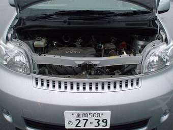 2005 Toyota Porte Pics