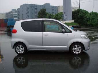 2005 Toyota Porte Photos