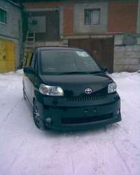 2005 Toyota Porte Pictures