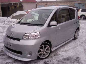 2005 Toyota Porte Photos