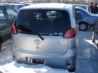 2005 Toyota Porte Pictures