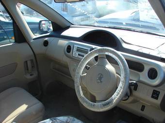 2005 Toyota Porte Pictures