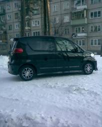 2005 Toyota Porte Photos