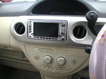 2005 Toyota Porte Photos
