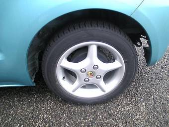 2005 Toyota Porte Pictures