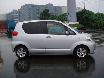 2005 Toyota Porte Pics