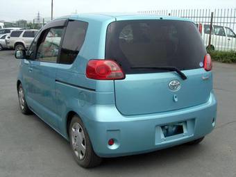 2005 Toyota Porte Photos