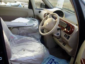 2006 Toyota Porte Pictures