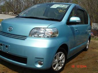 2008 Toyota Porte Pictures