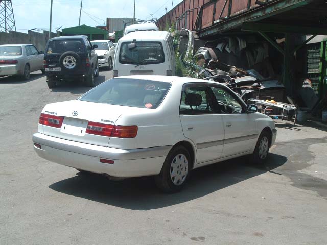 2000 Toyota Premio Photos