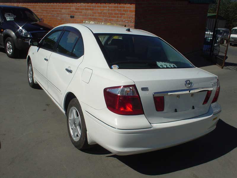 2002 Toyota Premio Pictures