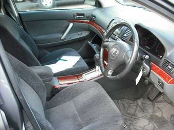 2002 Toyota Premio Pictures