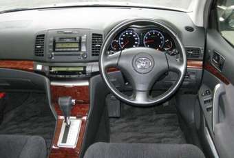 2002 Toyota Premio Pictures