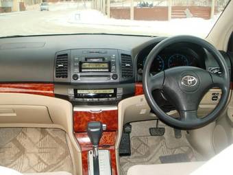 2002 Toyota Premio Pictures