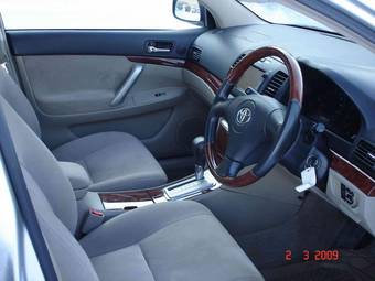 2002 Toyota Premio Pictures