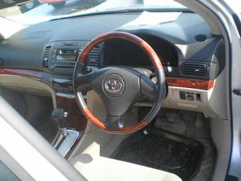 2002 Toyota Premio Photos