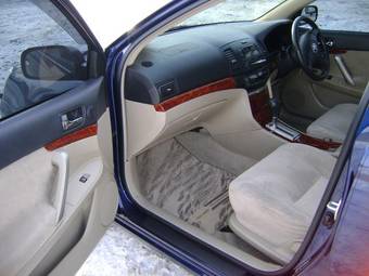 2002 Toyota Premio Pictures