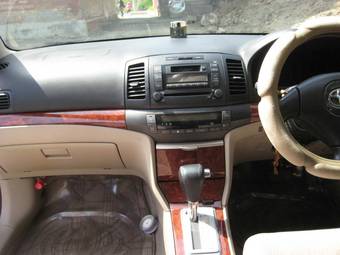 2002 Toyota Premio Pics