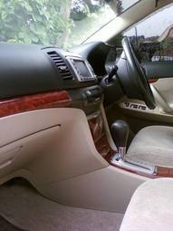 2002 Toyota Premio Pictures