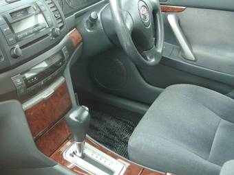 2002 Toyota Premio Pictures