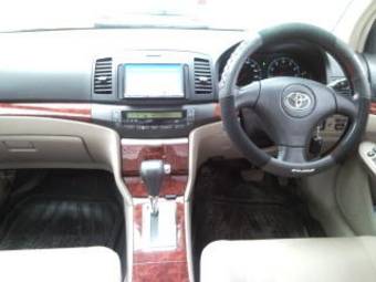 2002 Toyota Premio Photos