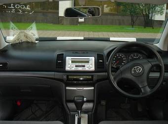 2002 Toyota Premio Photos