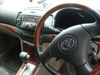 2003 Toyota Premio Pictures