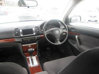 2003 Toyota Premio Pics